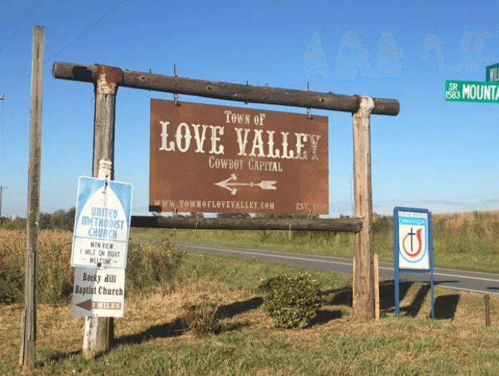 drivesmart love valley 1 - No Cars Allowed in Love Valley, NC: Town That Banned All Cars?