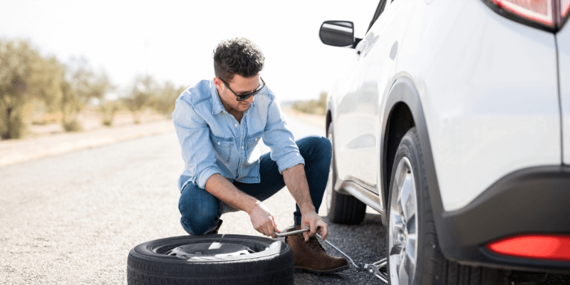 Replacing Car Tire - How Prepared Are You for Your Next Breakdown?